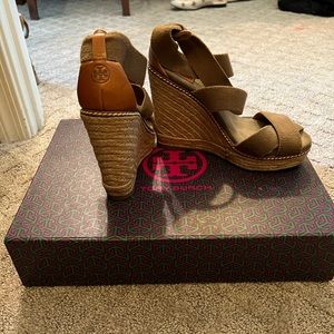 Tory Burch Adonis Elastic High Wedge Sz 7